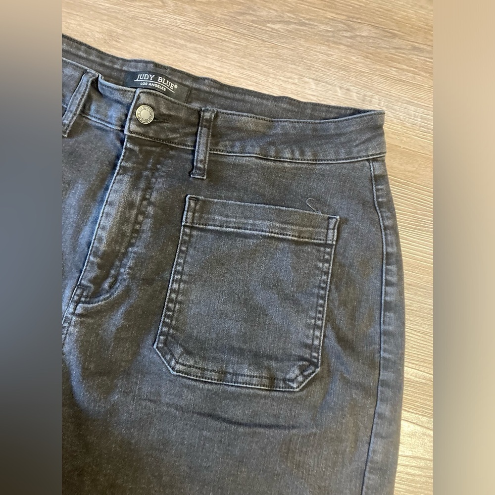 Judy Blue Shorts 3X Faded Black Fray Hem High Rise Cut-Off - Picture 3 of 12